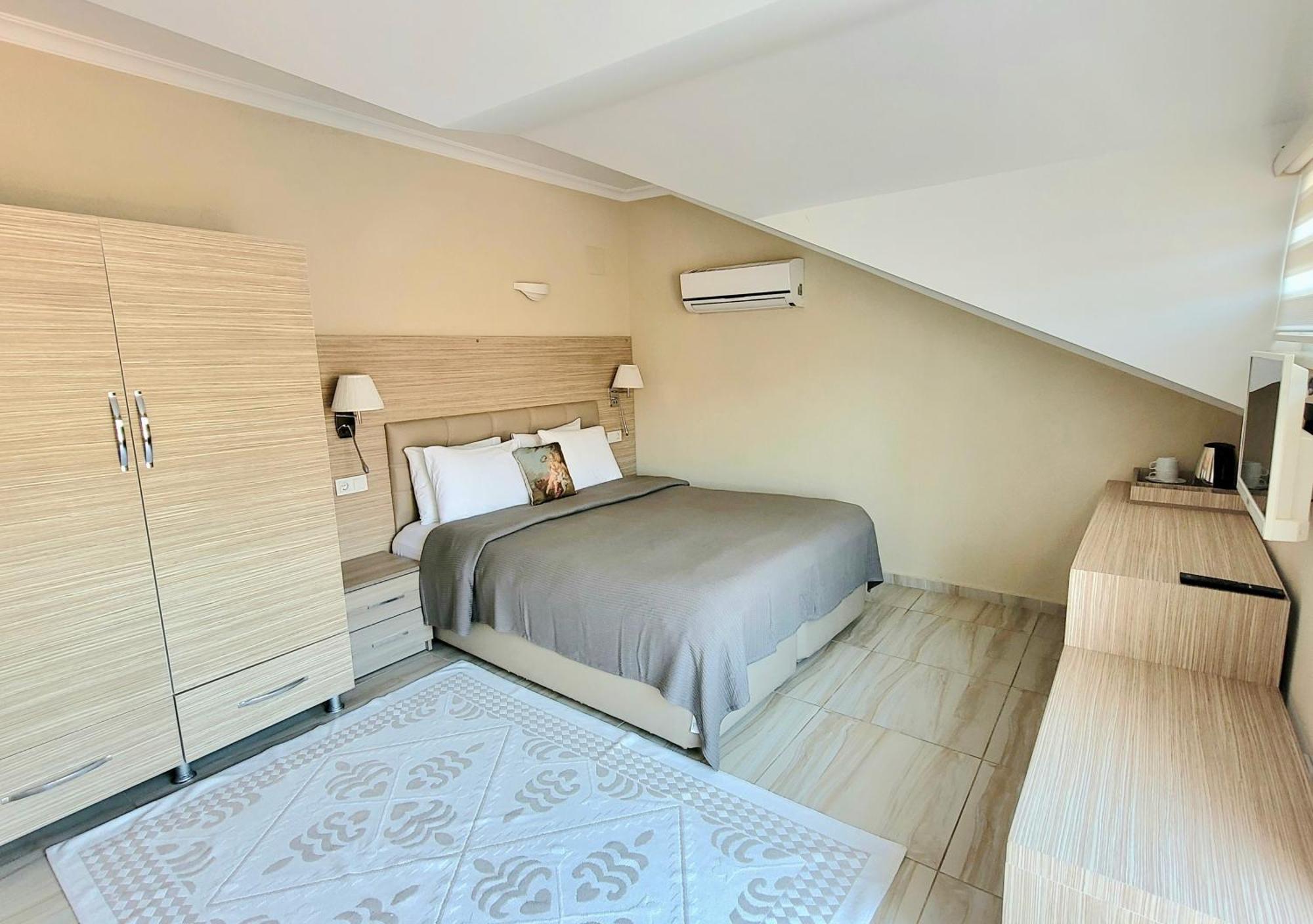 Hotel Arp 2*